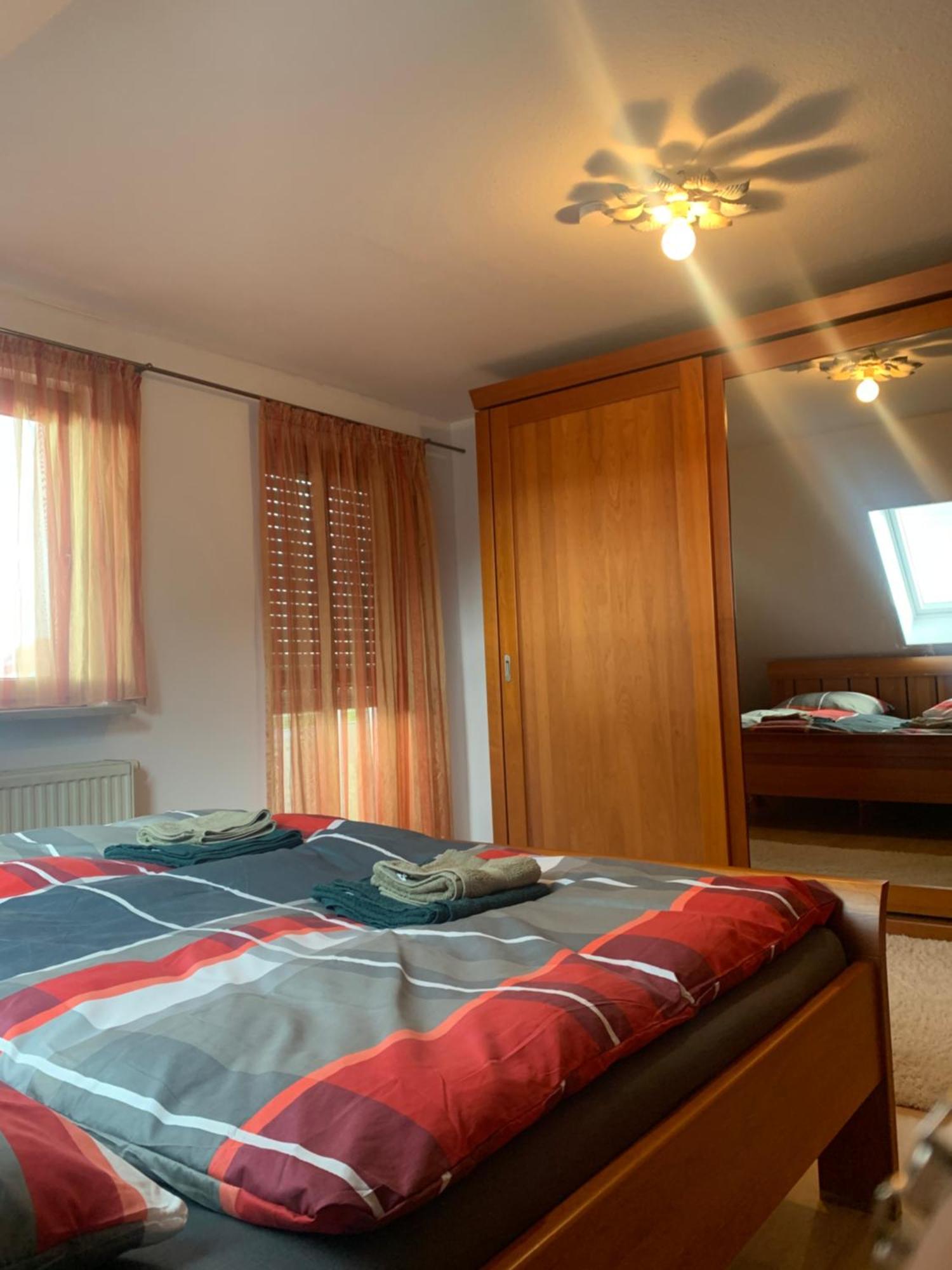 Sonniges Dachzimmer ฟอยช์ท ภายนอก รูปภาพ